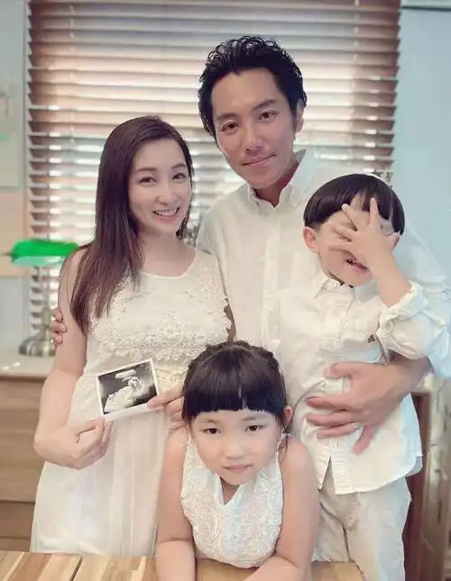刘德华有几个孩子,刘德华现在有几个宝宝(感激妻子给了自己一个家)