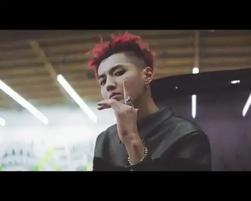 吴亦凡《juice》mv造型回顾 掉落人间的红发小恶魔