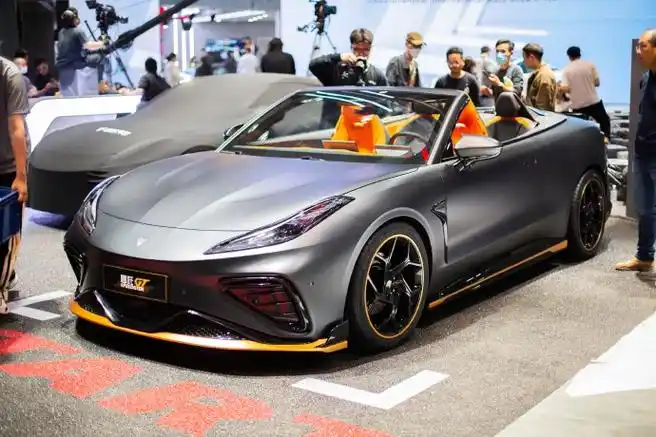 17万哪吒gt圆百万跑车梦##哪吒gt##新能源大牛说