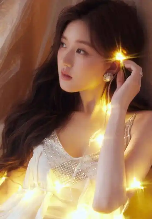 赵露思的抹胸纱裙极其迷人_气质_娱乐_图片