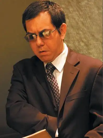 黄志诚(黄秋生 饰)