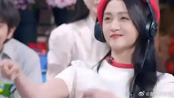 杨幂关晓彤梦幻联动!