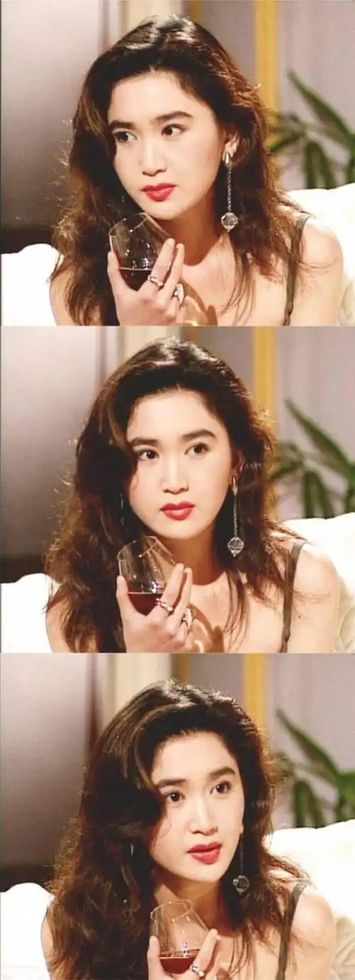 明星们丰富的情感生活往往是网友们茶余饭后的谈资.