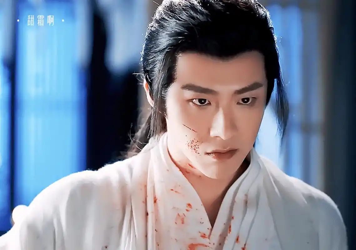 看了几集一念关山,发现刘宇宁的古装造型披发和高马尾完全两种气质