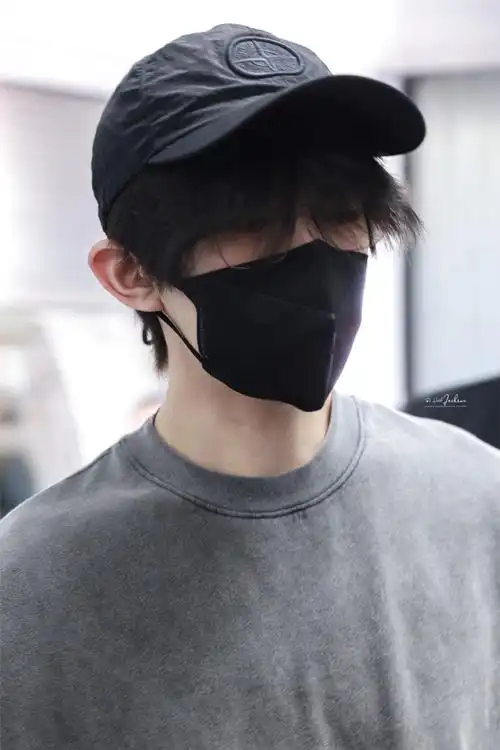 易烊千玺又出发了