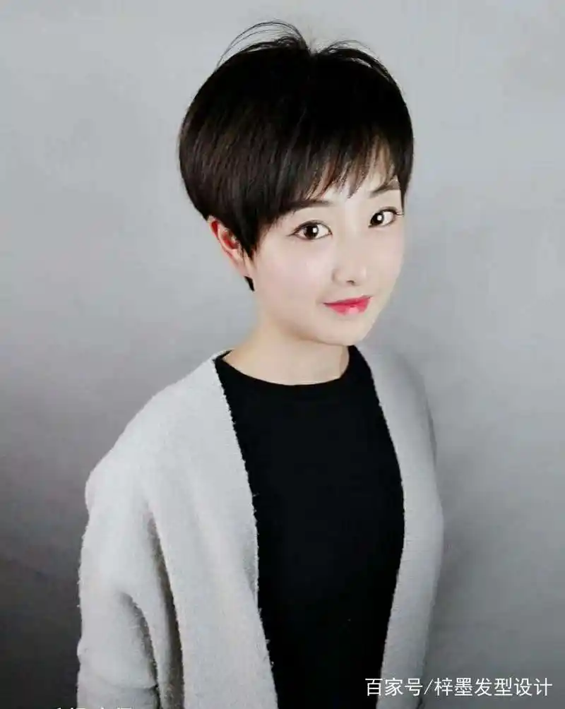 女士精选发型之,精致干练的超短发,最考验颜值的发型