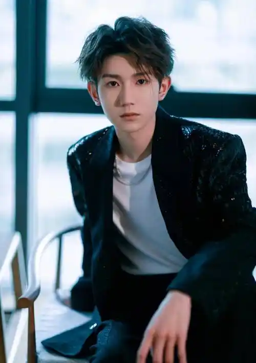 王源:走过廿一惊喜,共盼廿二佳绩!(下)_舞台_途明_品牌