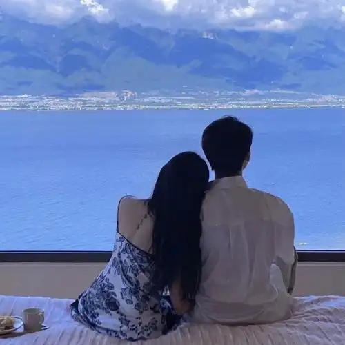 能不能分享一些蓝色系的情侣头像呢?