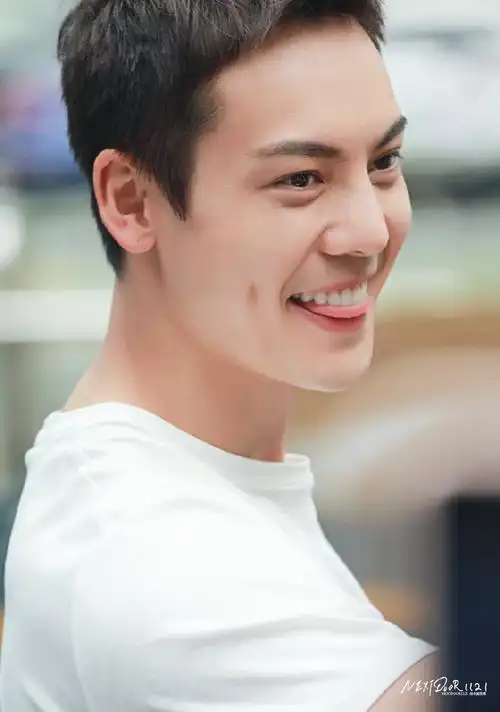 陈伟霆发文感谢粉丝