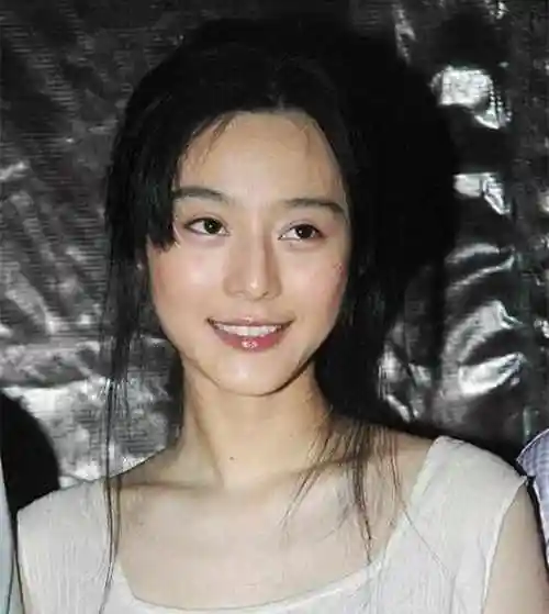 范冰冰十年前高清素颜旧照简直比化妆还漂亮