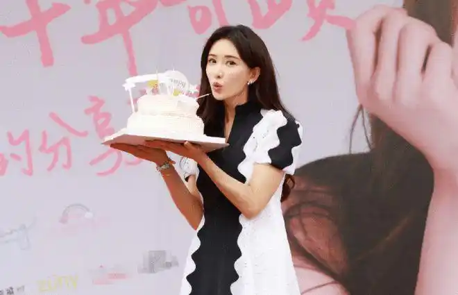 林志玲晒美照庆祝44岁生日冻龄女神的她脸上没有岁月痕迹