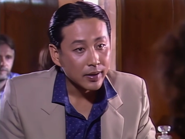 1989年,陈道明凭借电视剧《末代皇帝》获得第7届中国电视金鹰奖最佳男