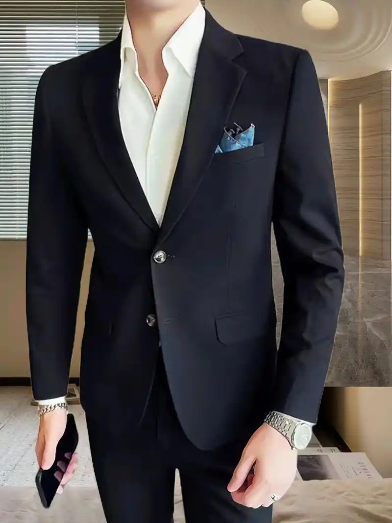 帅哥们喜欢穿西装的,新款春夏薄款痞帅休闲西装来咯哟