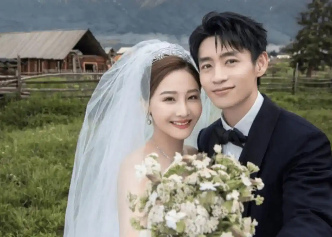 7位瘦成"纸片人"的男星,骷髅脸,筷子腿,皮包骨头骨瘦如柴_罗云熙_魏晨