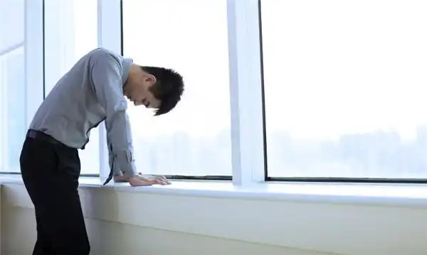 "学贷"和"房贷",正是美国年轻人所背负的压力的两大来源.