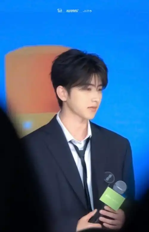 mistine发布会·杭州」今年真的不是18岁吗06@蔡徐坤91/@记_者心