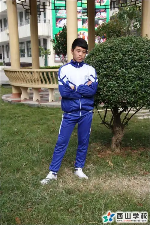 福建西山学校2014年职专部高二1班谢尚宝挂历照