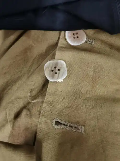 衣服扣子掉了