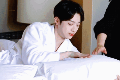 收集   点赞  评论  wannaone 赖冠霖 gif动图 0 2 小十啊  发布