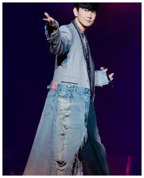 感动泪水,著名歌手演唱会引发抓捕连锁!|林俊杰|音乐会|周杰伦演唱会_