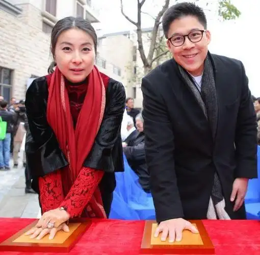 郭晶晶低调回娘家,小细节暴露了人品,网友:难怪讨人喜欢