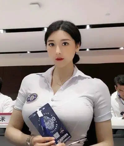 95后刘太阳,玲珑身材惹人羡慕,坚持一项运动你也行