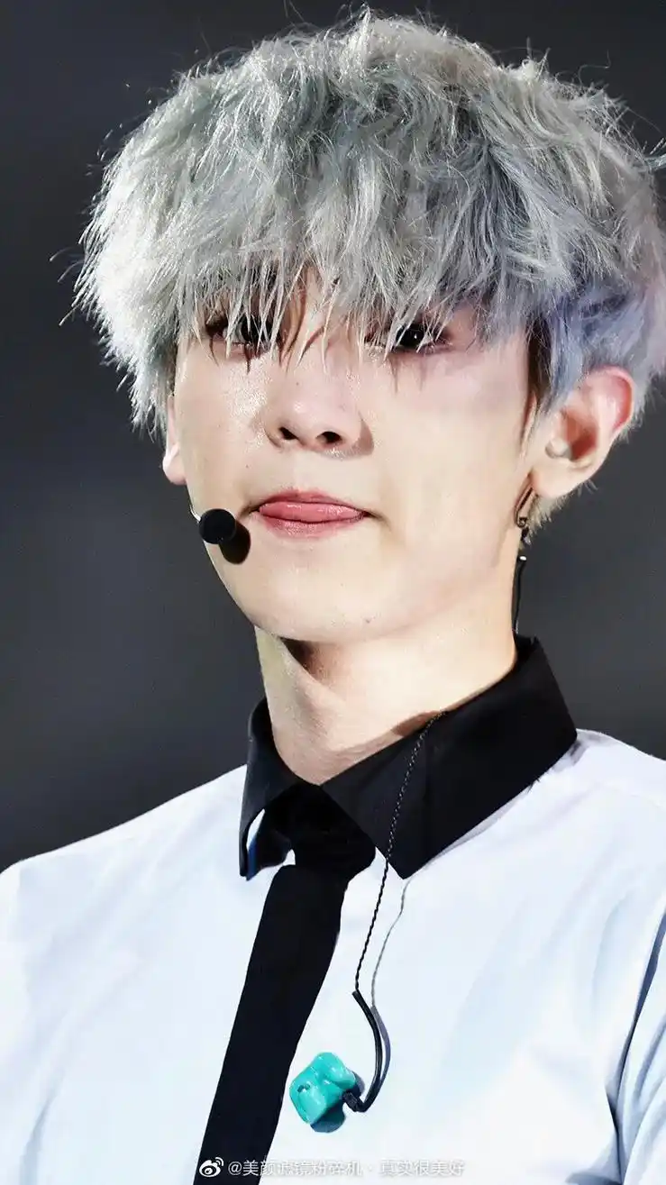 是舞台精灵吧,生图都这么帅的嘛#exo #爱丽 #朴灿烈 # - 抖音