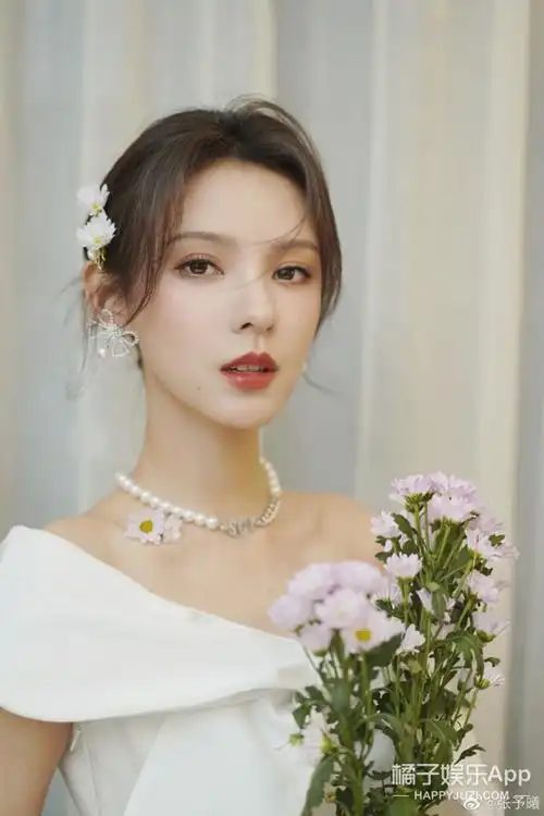 第六任,沈亚婷.曾经是个模特,现在不知道去哪了.