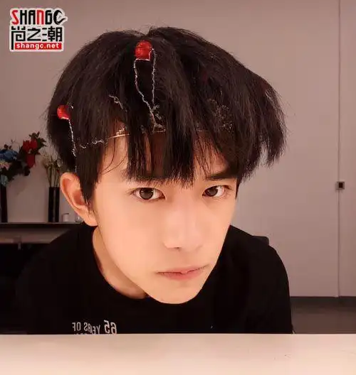 盘点tfboys易烊千玺的家庭背景 家境殷实家产丰厚