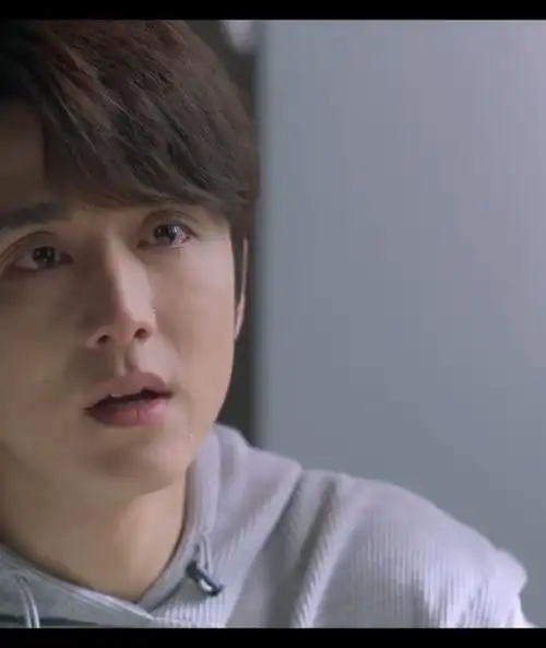 张新成哭戏一边两滴泪