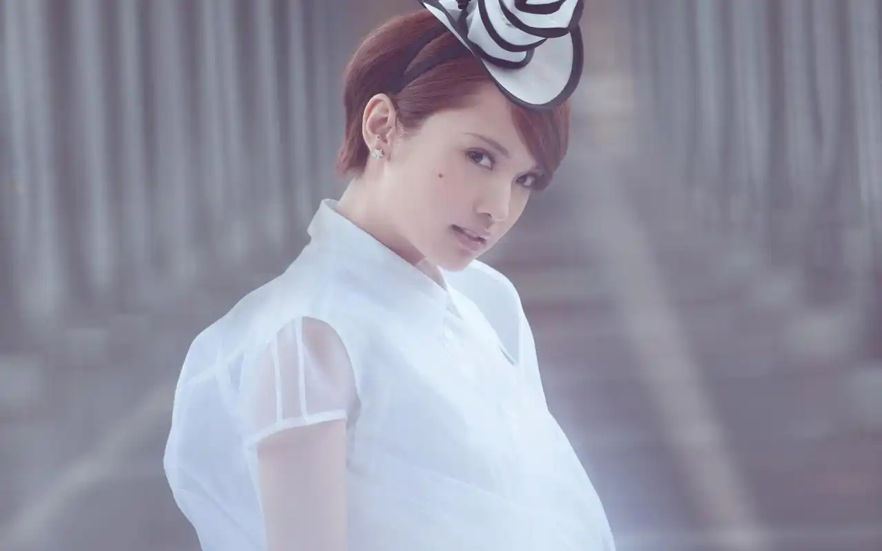 杨丞琳清新甜美写真高清电脑壁纸