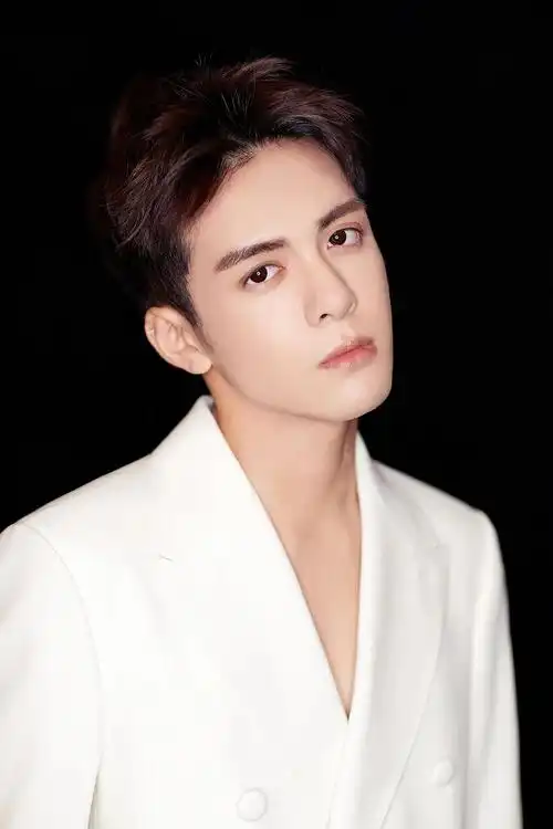 普及一下曾舜晞大眼仔倚天屠龙记