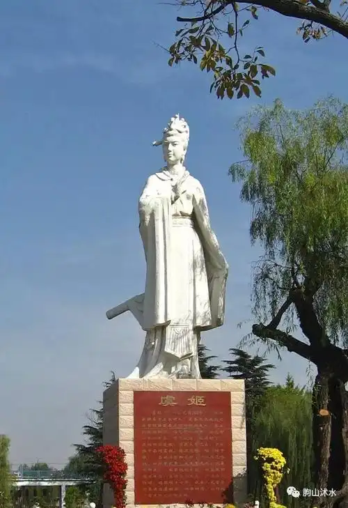 沭阳街头的虞姬塑像.