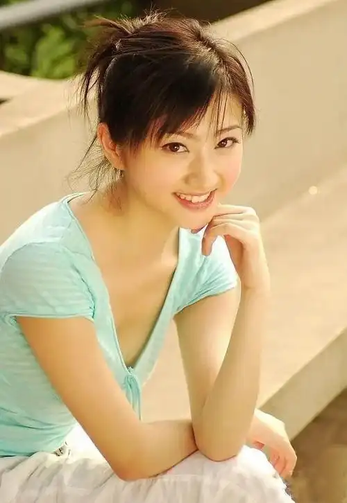 早期的景甜是人间水蜜桃吧#考古景甜早期的照片,感觉每一张都甜出水