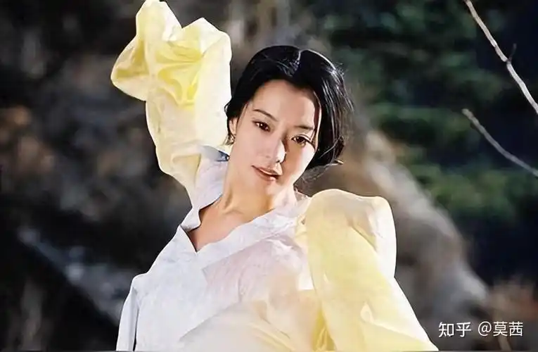 金喜善"长相平平"到底算不算顶级美女?看她的16岁到47岁就知道