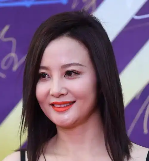 陶红,她是颜值身材并存的女演员,秀外慧中,女人味儿十足!_高清图集_新