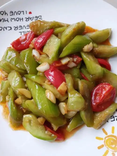 清炒丝瓜丝瓜这么炒颜值高好吃又减脂