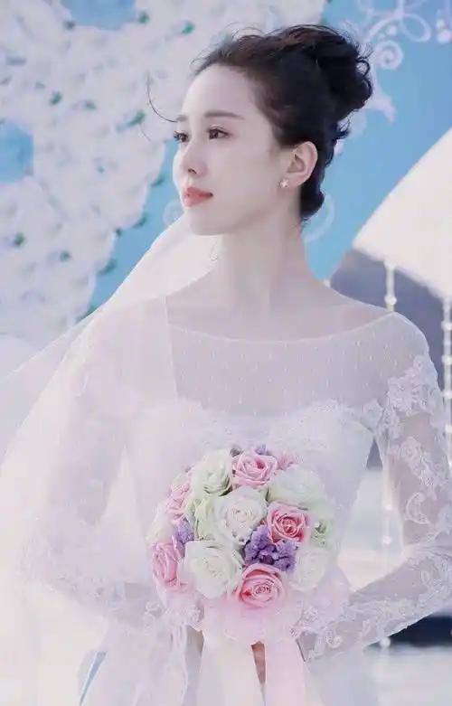 刘诗诗剧照,婚纱造型惊艳全场,网友:气质这一块从来没输过!