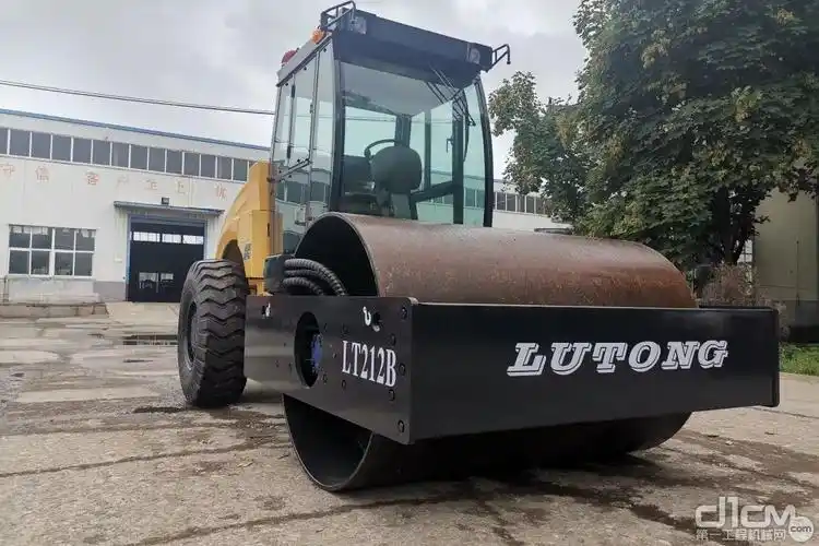 lt212b压路机重型振动压实设备高效劳模高效标兵