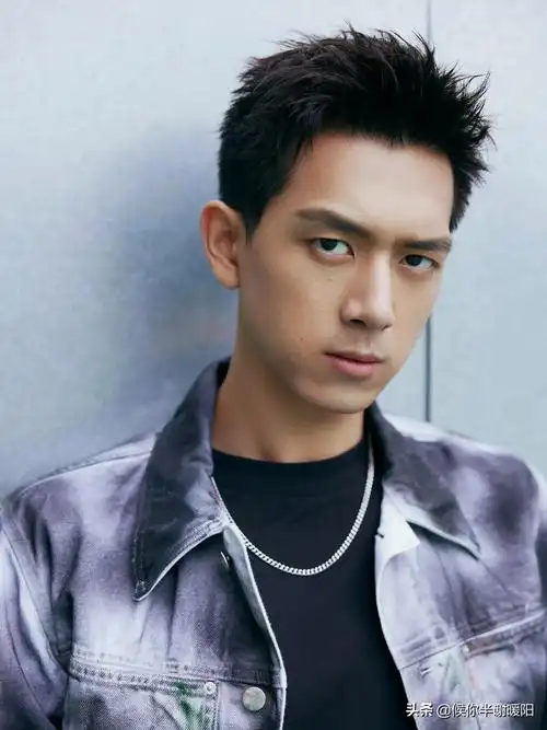 最适合戴项链的几位男明星王一博李现霸气肖战精致又矜贵