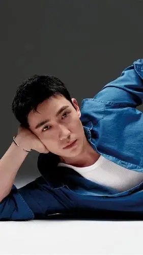 朱一龙硬朗写真,温文尔雅,玉树临风