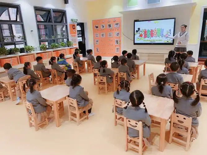 【四川省苍溪县煌家翰林幼儿园】礼仪渗透——《课堂礼仪》