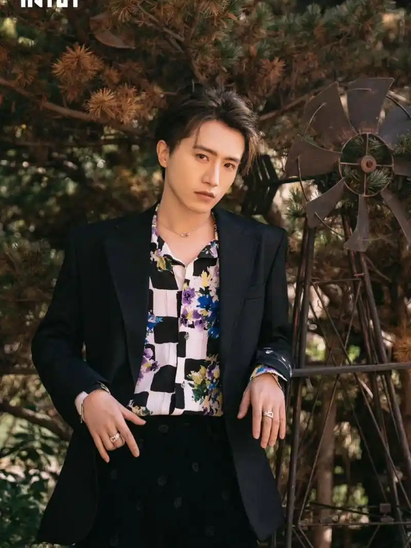 男士发型推荐～伯远的港式大背头 我觉得能挺住大背头的都是超级大