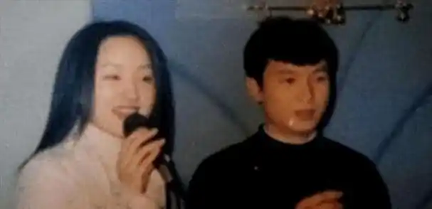 曝杨钰莹前任赖文峰近况!娶小23岁娇妻,素颜近照胜过杨钰莹