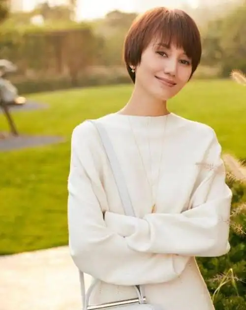 5位剪短头发后颜值飙升的女星:难怪她们选择"短发半永久"|发型|脸型|