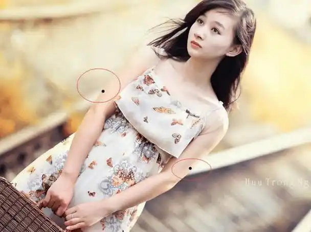 左肩膀有痣的女人命运 女生左肩膀有痣代表什么?-图片大观-奇异网