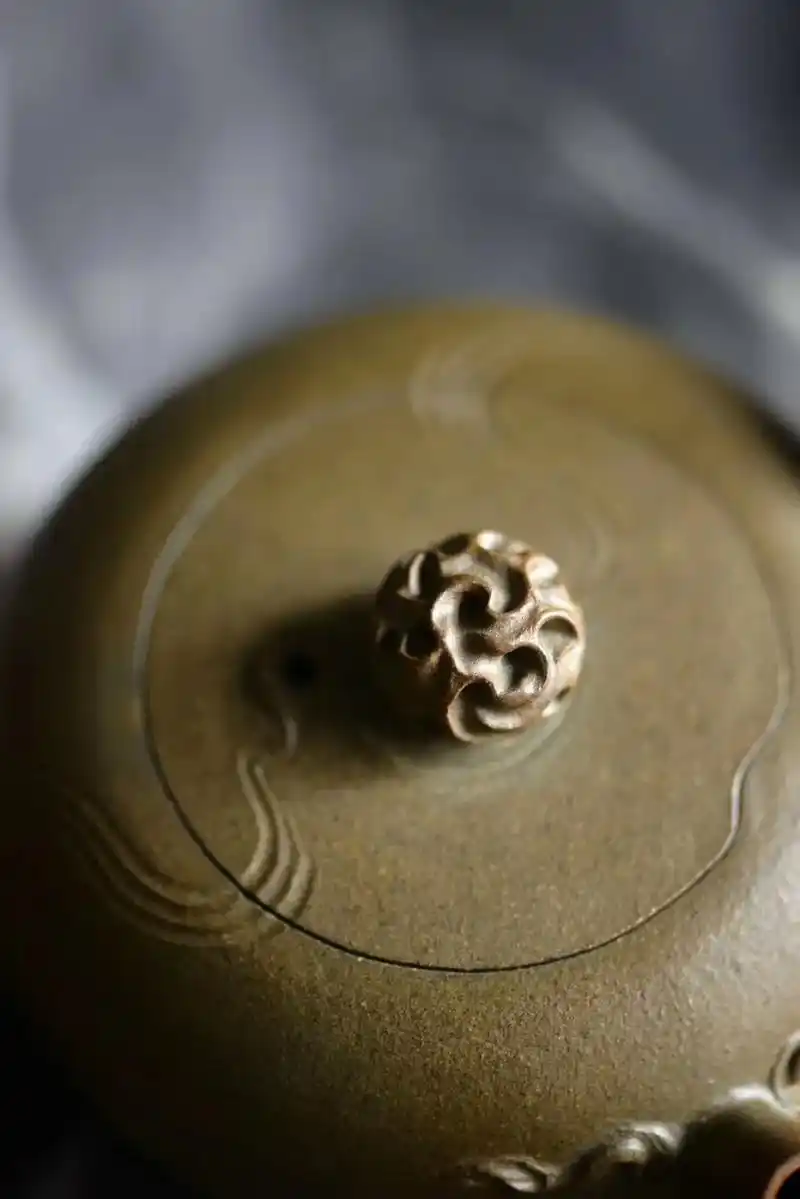 宜兴精品紫砂壶赏析.这款太湖石套组有着独一无二的创意实实 - 抖音