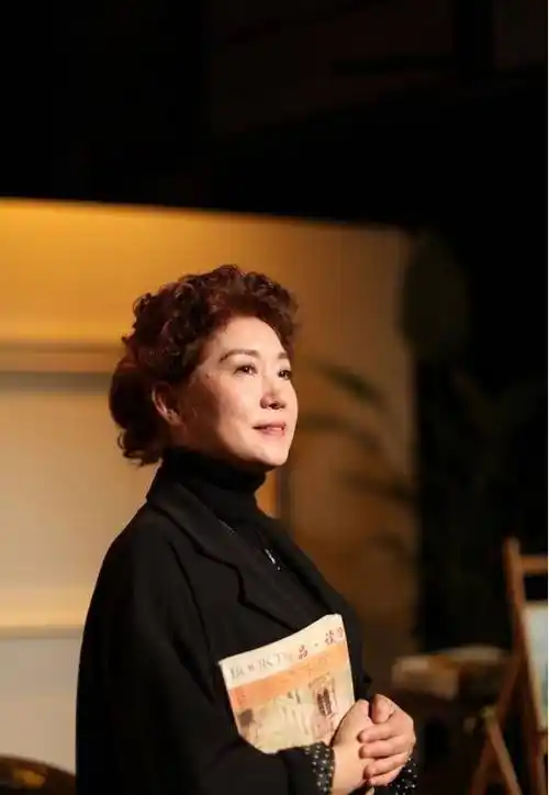 苏大强让倪大红爆火,与王苏恋爱4年分手,低调娶倪萍妹妹倪炜_小时候