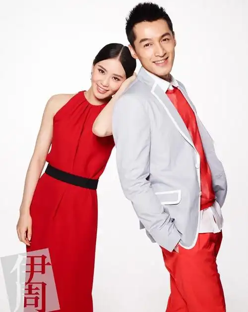 胡歌刘诗诗登杂志封面 演绎兄妹情深