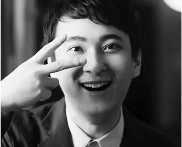 王思聪闯大祸,怒怼章泽天"不认识这蠢女人",王健林都救不了!